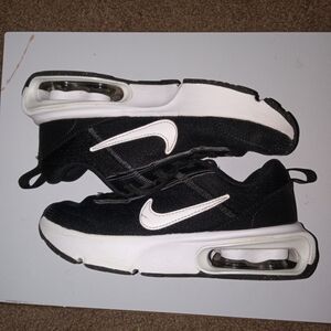 $24 toddler boys nike airmax intrlk Lite size 1y